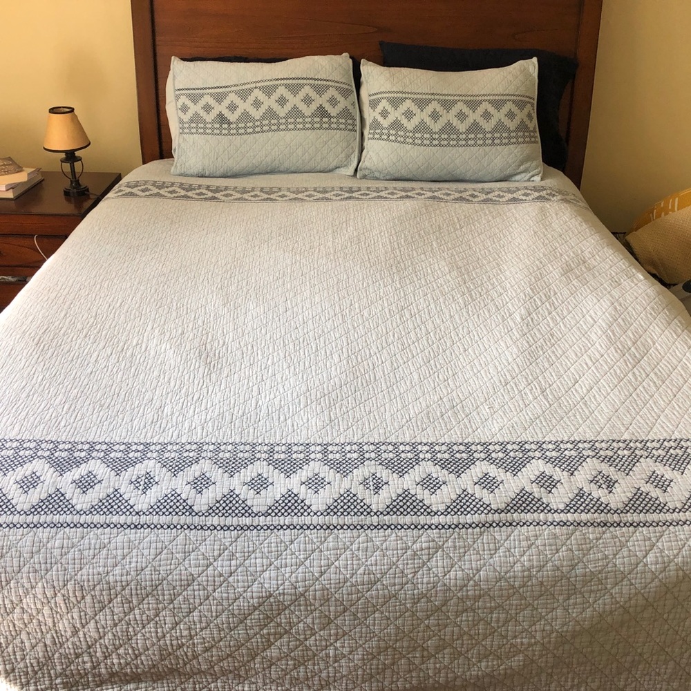 Blue Embroidered Quilt (Full/ Queen) + Shams